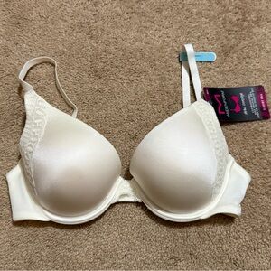 Maidenform Natural Boost Demi T-Shirt Underwire Push-Up Bra, Lace Trim. Size 32C